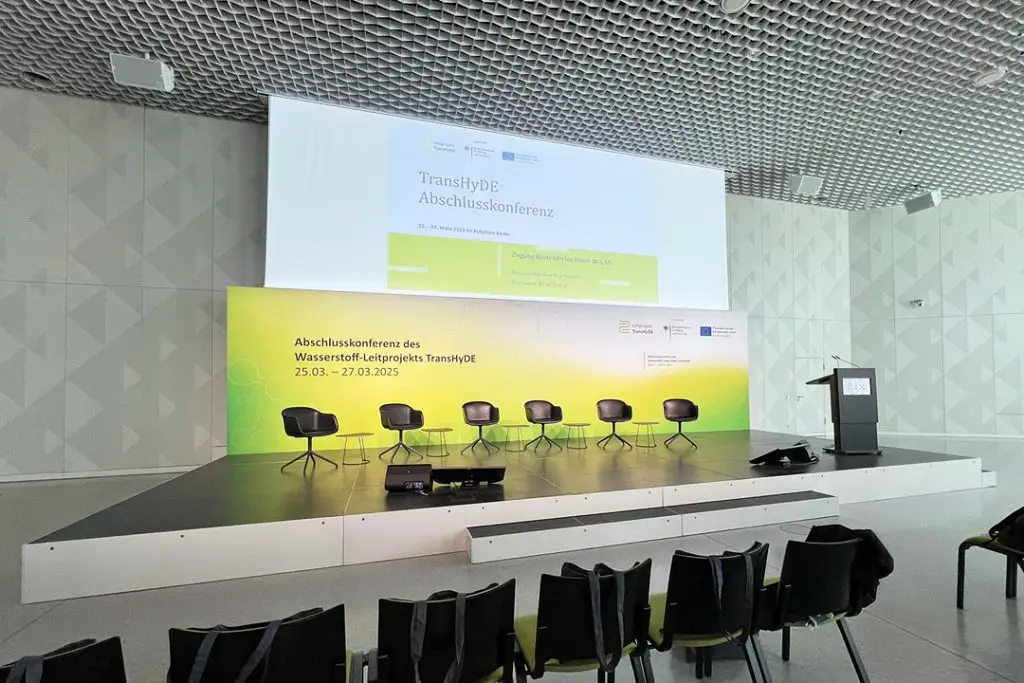 Bühnenrückwand Futurium2_1080px